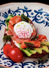 Брускетта с лососем